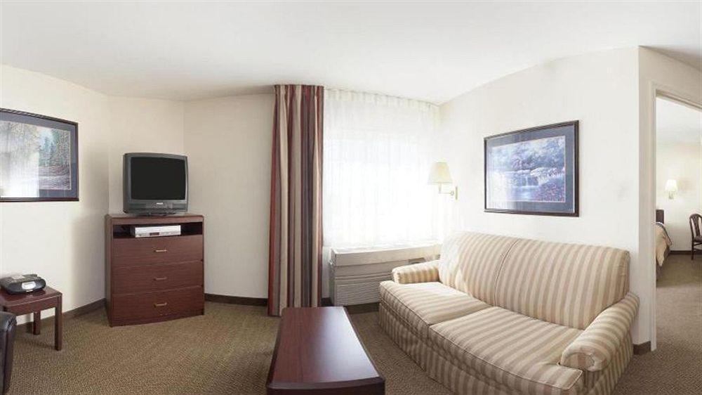 Sonesta Simply Suites St Louis Earth City Exterior foto