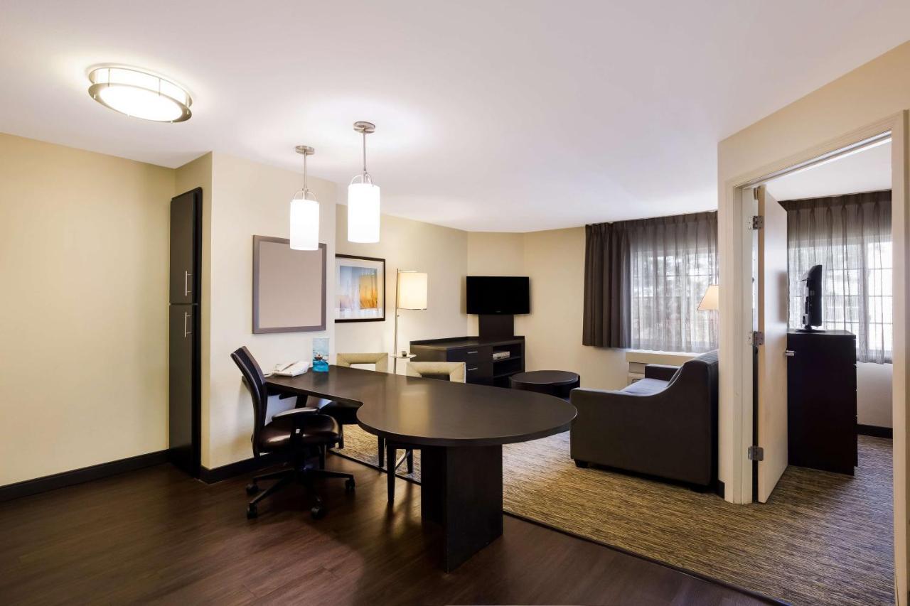 Sonesta Simply Suites St Louis Earth City Exterior foto